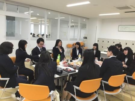 【看護学科】ひよこナースの成長期（NO．２）チューター交流会