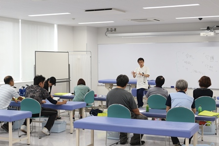 【理学療法学科】　無料公開講座「介助の一工夫」