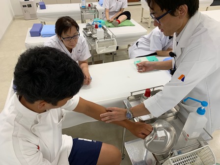 【鍼灸学科】　はり師の技