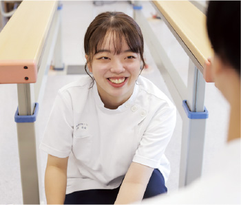 理学療法学科 生徒が実習中の写真2