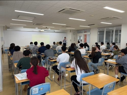 【鍼灸学科】お灸とヨモギの関係とは・・・