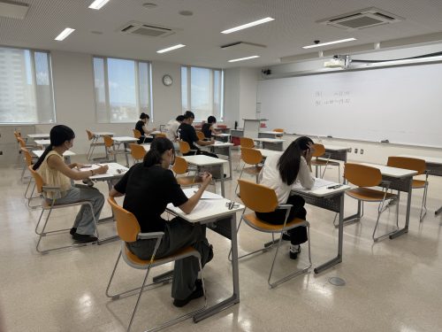 【看護学科】夏休みも全力で勉強中