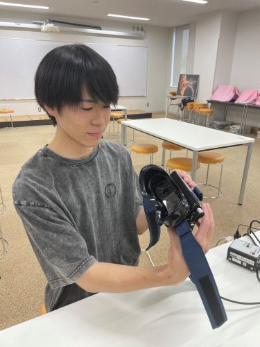 【言語聴覚学科】物品紹介　その２　～フレッツェル赤外線眼鏡～